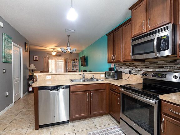 4th image of 2240 Trillium Park Ln