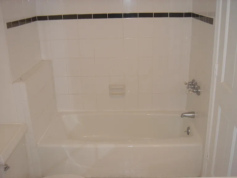 2538 Foster Ave — Photo 9