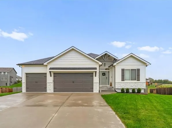 27803 E 133rd Ct, Lees Summit, MO 64086