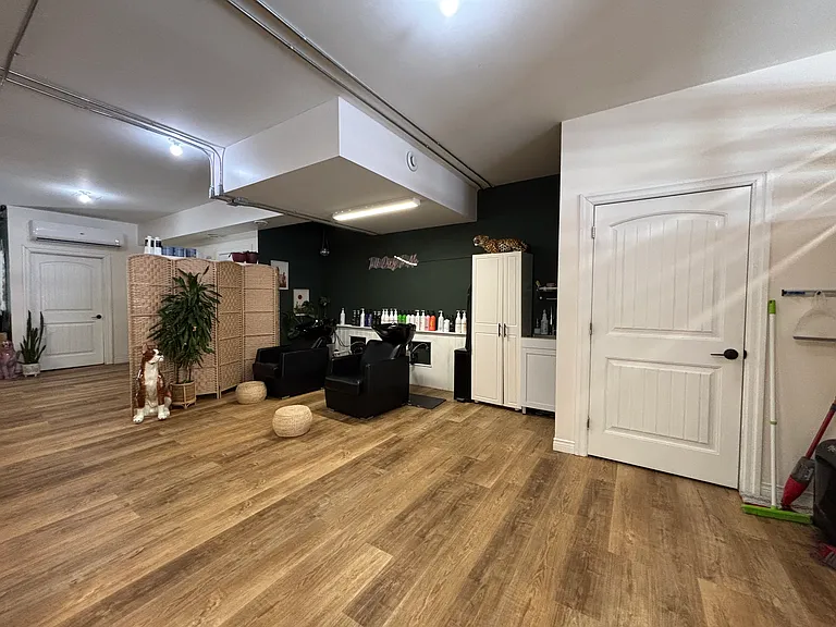 523 Canterbury Dr — Photo 7