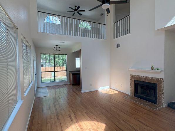 903 Azalia Dr