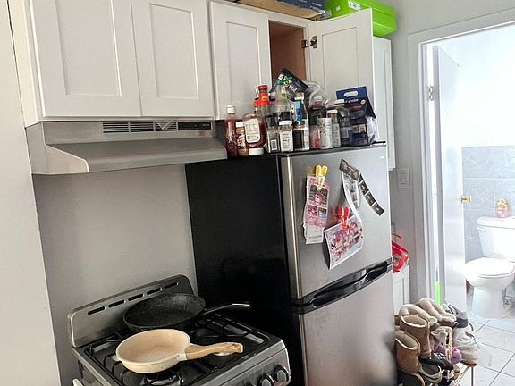 4th image of 76 E 1st St #1CC