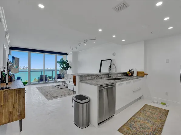 601 NE 36th St APT 811, Miami, FL 33137