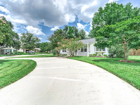1601 Saxon Dr, Houston, TX 77018