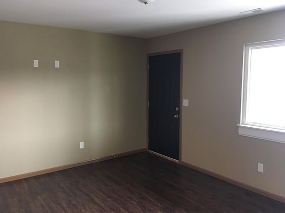 2nd image of 2619 Sierra Dr #1