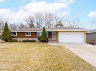 2024 Henry St, Neenah, WI 54956