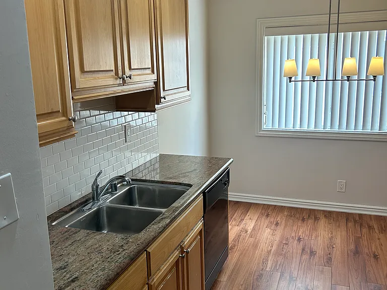 1023 Ocean Park Blvd #7 — Photo 2