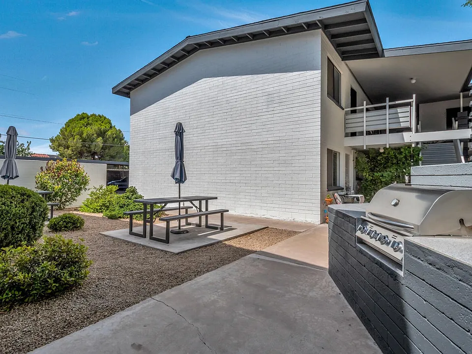721 E Montebello Ave #225