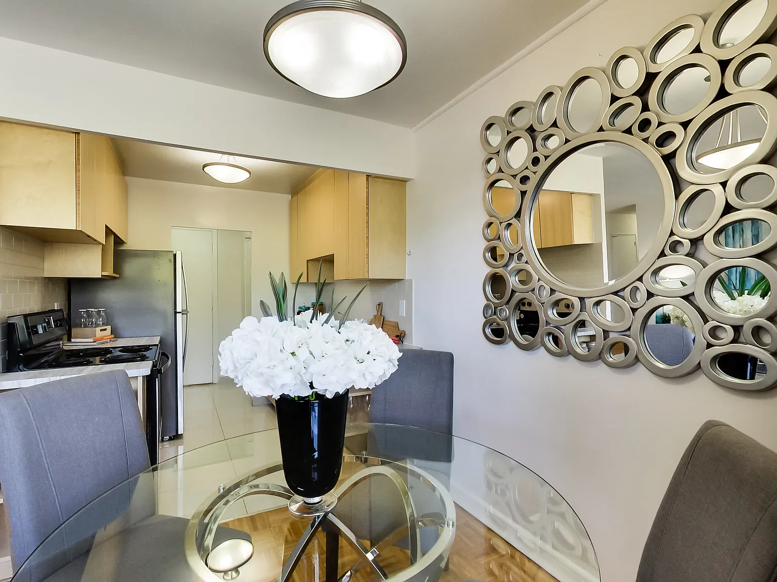 414 Willowdale Ave #1-Bedroom photo 1