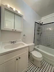 Rented by Haralmbos Gelalis, Landlord