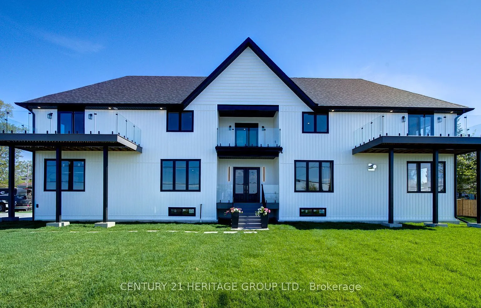 4 bed, $4,000 — Photo 1