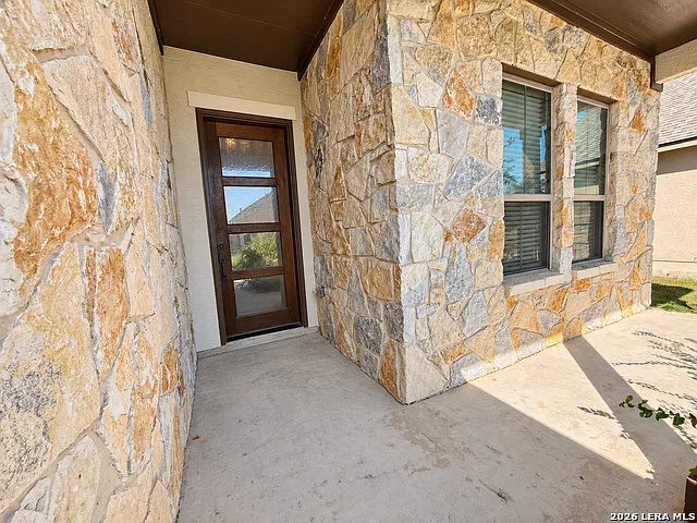 5 bed, 4.0 bath, 2771 sqft, $3,600 — Photo 2