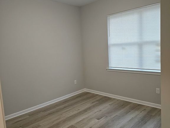3rd image of 1268 Margaret Rd