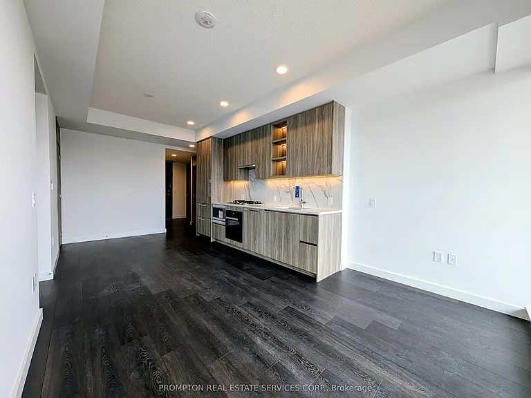 75 Billes Hts #902 — Photo 4