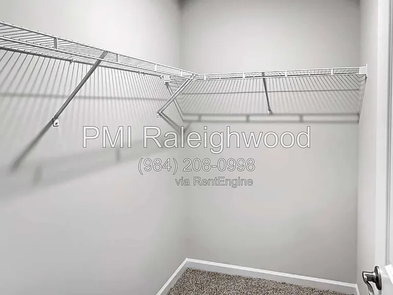 671 Rolling Fields Dr — Photo 12