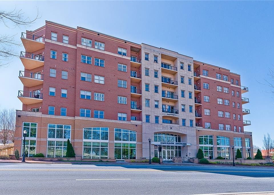 1st image of 326 Roswell St SE Unit 700