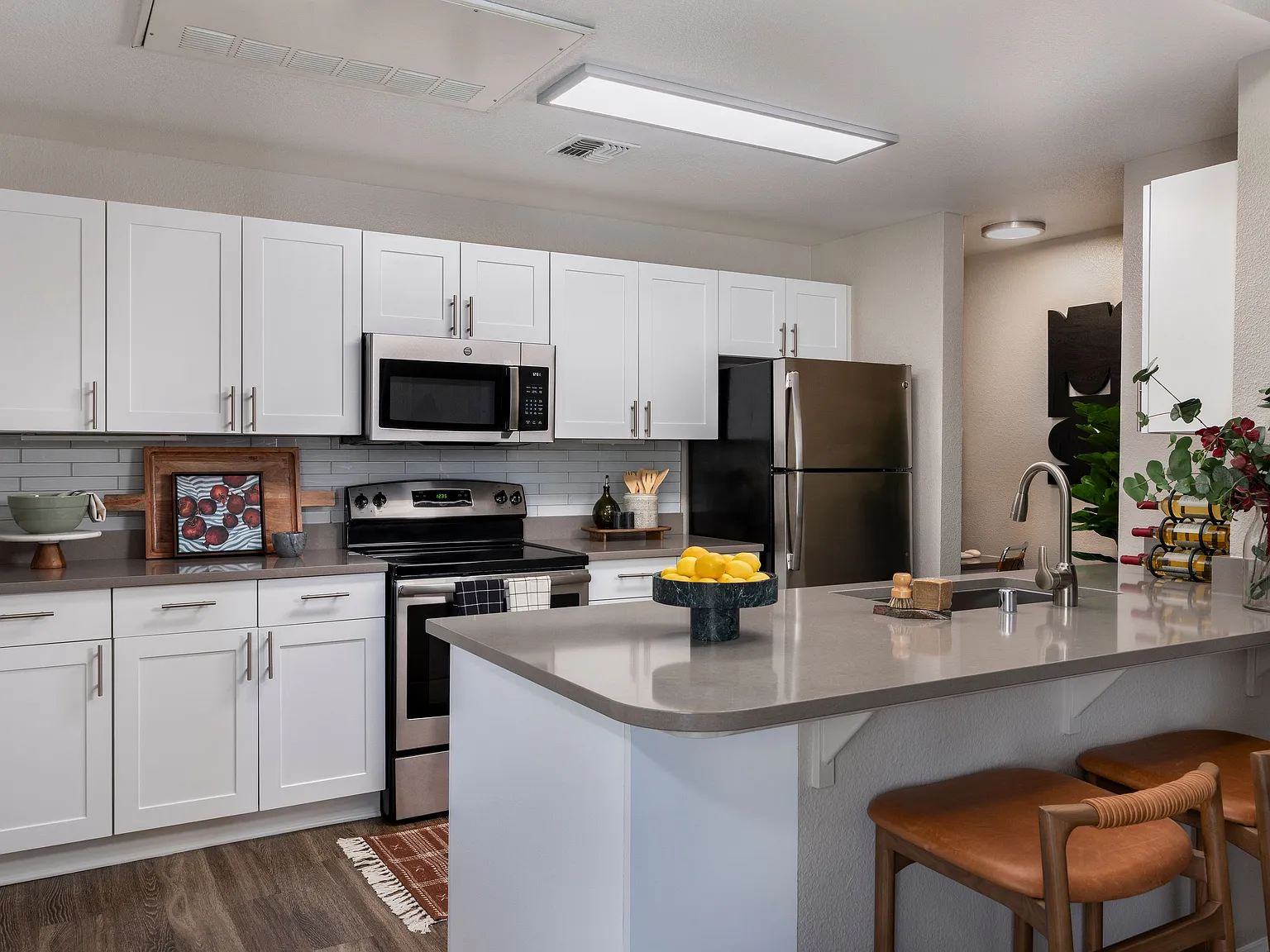 Montrachet Apartments — Photo 2