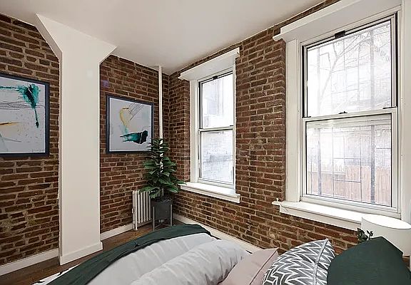 4th image of 329 E 6th St APT 4