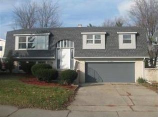 515 Dogwood Dr, Dyer, IN 46311