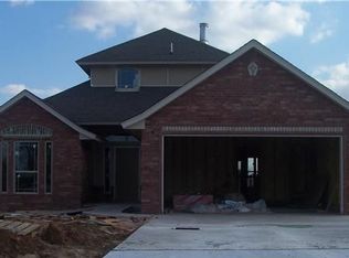 9300 NW 76th St, Yukon, OK 73099