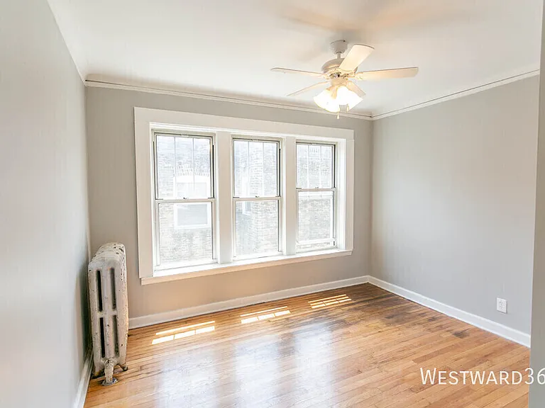 7646 N Greenview Ave #3 — Photo 3