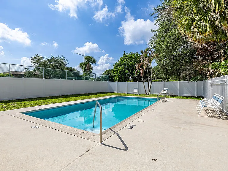 1542 N Lawnwood Cir #37D — Photo 34