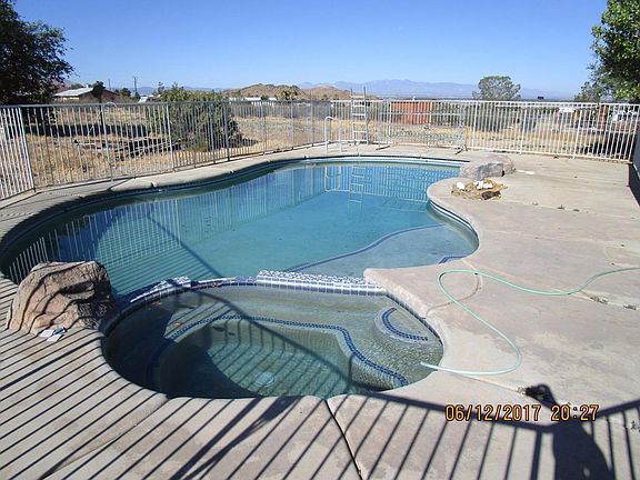 3rd image of 25165 Clark Dr
