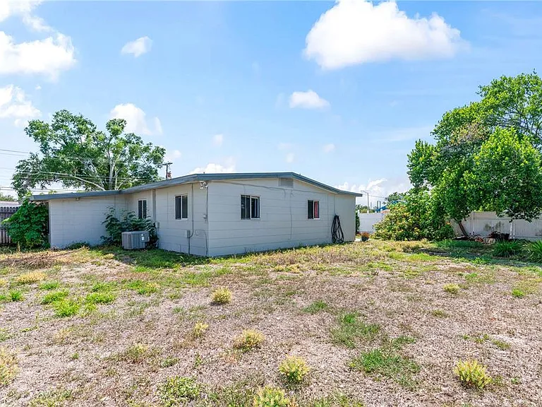3711 W Leila Ave — Photo 26