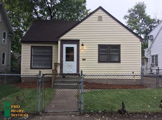 1077 Selby Ave, Saint Paul, MN 55104