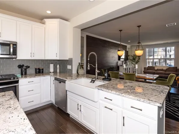 29 Putnam Lane #29, Danbury, CT 06810