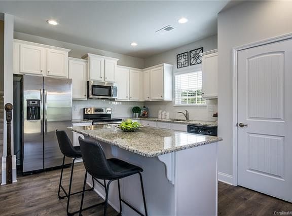 4th image of 120 Bunker Hill Ln #5804