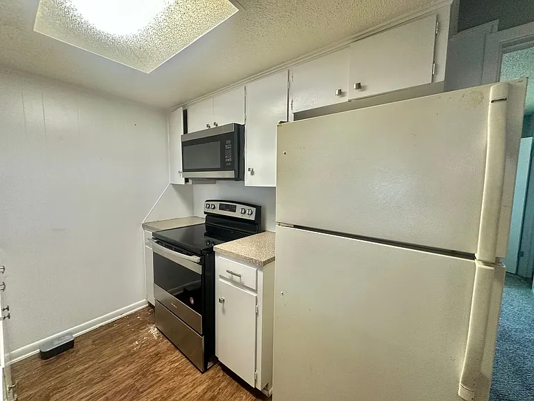 2205 Muroc St #101 — Photo 6