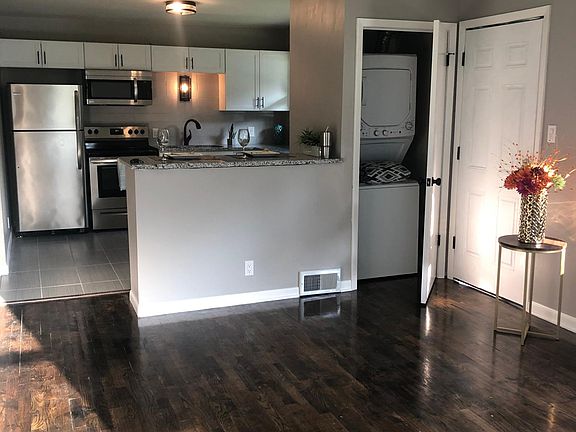2nd image of 812 Shawnee St #812