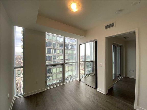 4th image of 1 Yorkville Ave #3006