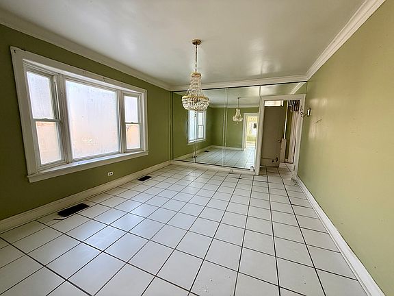 3rd image of 7741 S Oglesby Ave