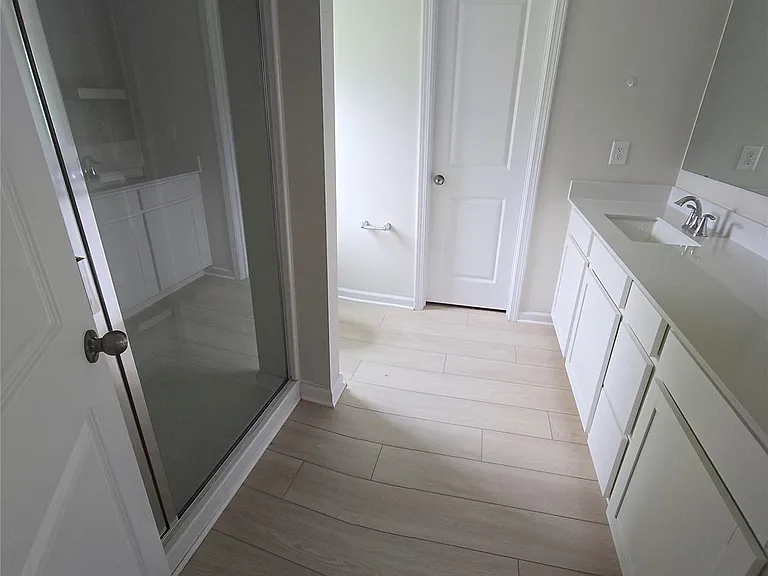223 Brentwood Dr — Photo 12