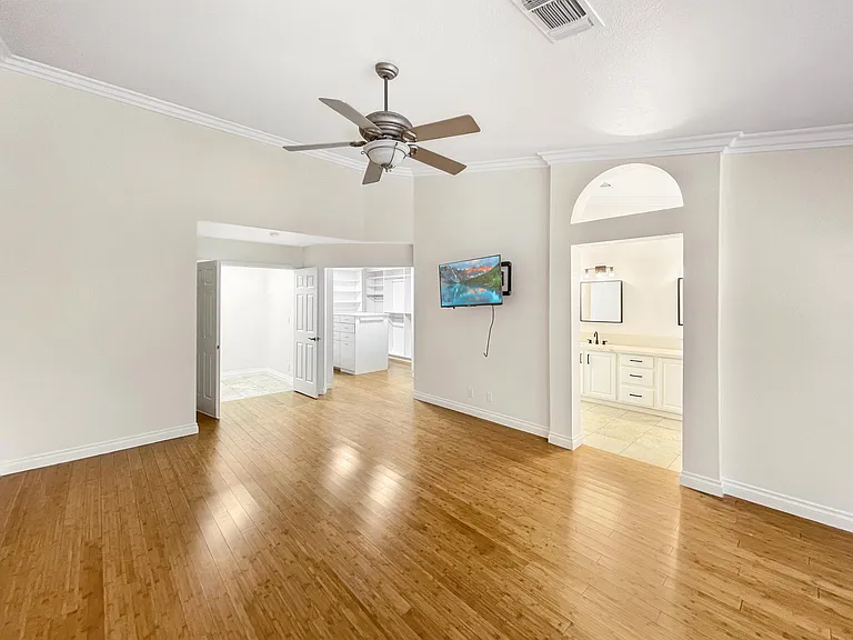9904 Barrier Reef Dr — Photo 10