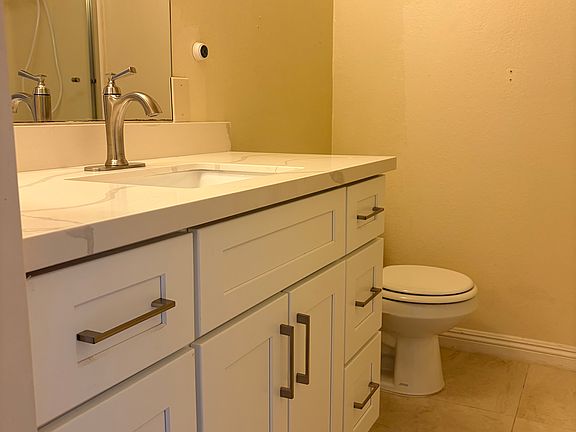 4th image of 13261 Verde St APT 2