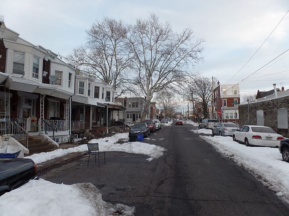 2nd image of 245 W Clarkson Ave