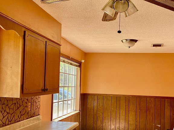 5th image of 4570 Plato Ave