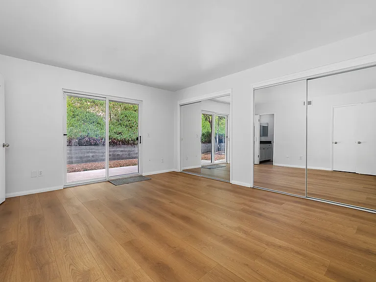 2345 Worden St — Photo 7