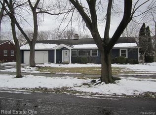 16255 Lauderdale Ave, Beverly Hills, MI