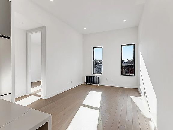 4th image of 19 Wyckoff St #6A