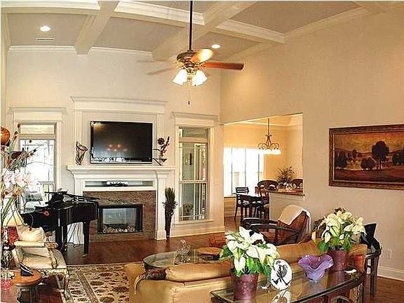 2nd image of 8065 Hampton Cove Dr