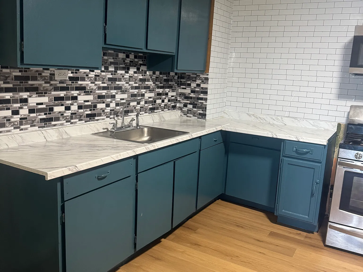 2 bed, 900 sqft, $1,100 — Photo 2