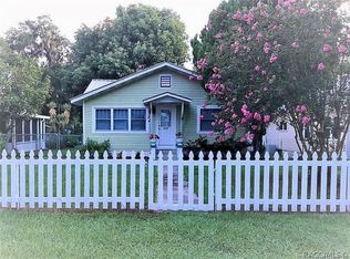 6006 Riverside Dr, Yankeetown, FL 34498