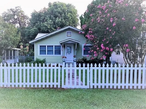 6006 Riverside Dr, Yankeetown, FL 34498