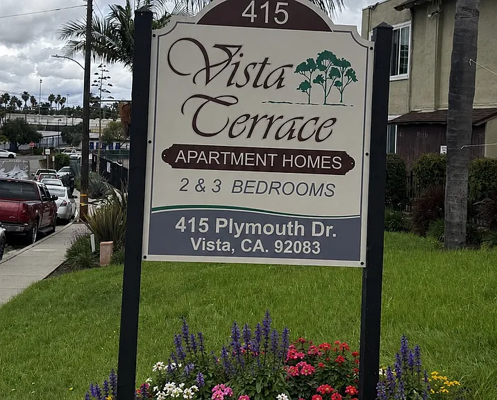 Vista Terrace Apartments — Photo 12