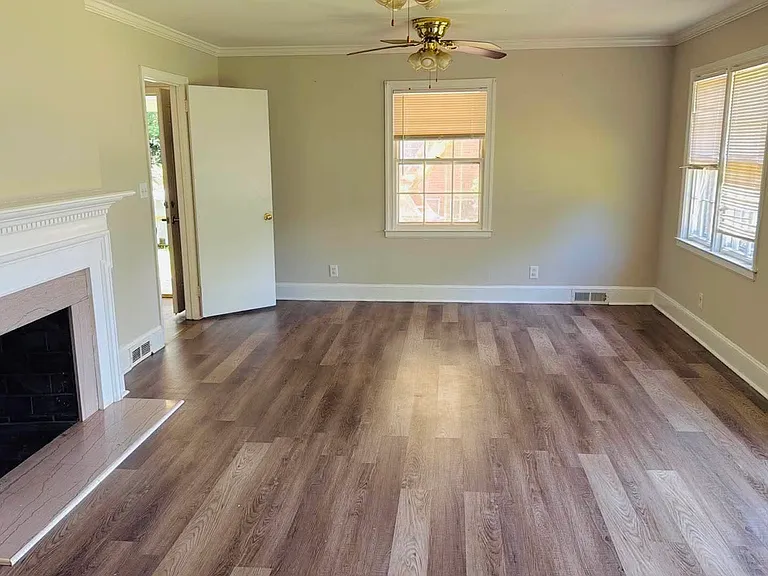 1746 Birchcrest Dr — Photo 2