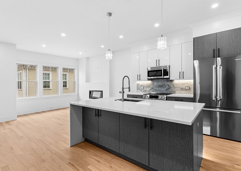 1st image of 143 Tremont St #3